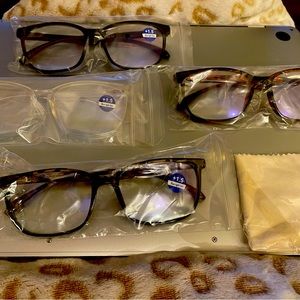 4 pair blue light canceling readers +1.50